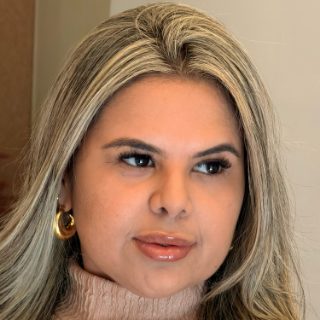Foto do rosto da Dra. Najara Vieira